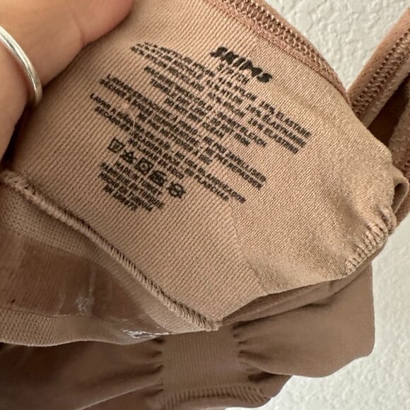 SkimsS EAMLESS SCULPT BRALETTE - Picture 4 of 4